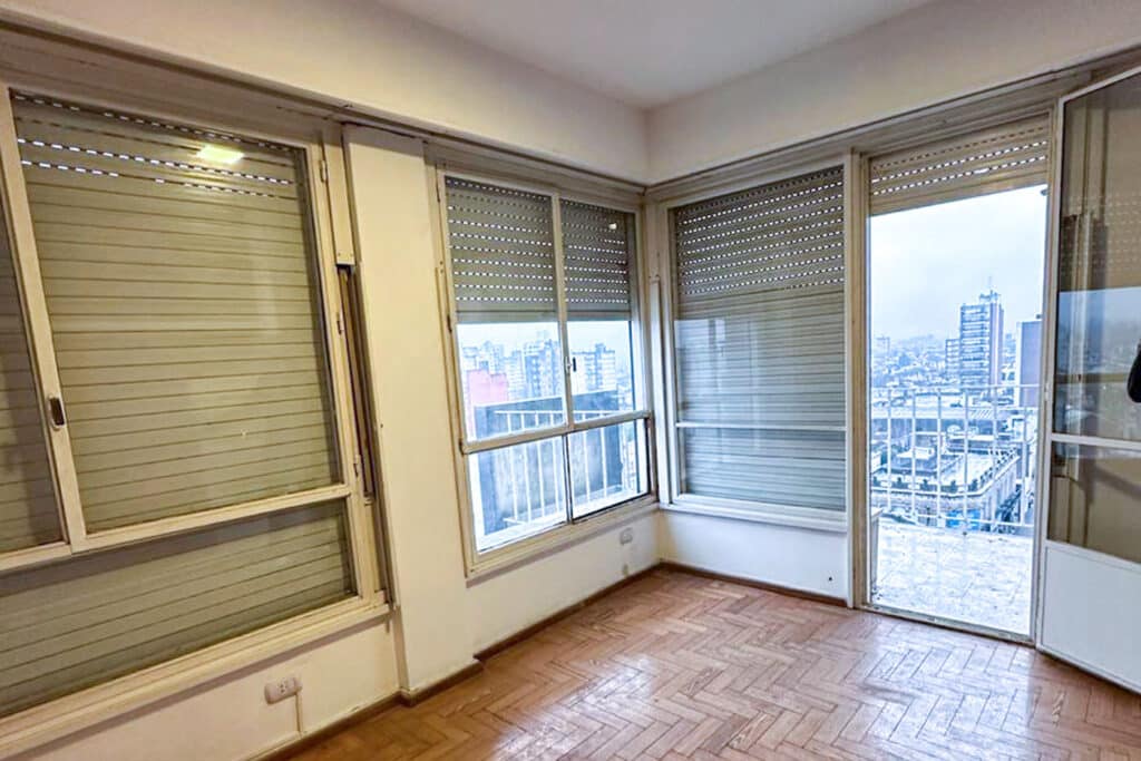 Mitre 486. Departamento de dos dormitorios y balcón image 5