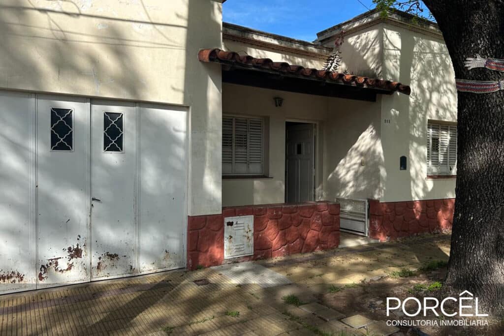 Casa. Larrea 818 image 1