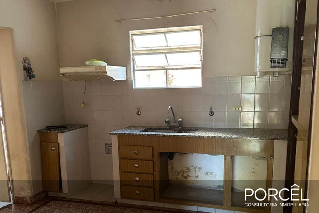 Casa. Larrea 818 image 2