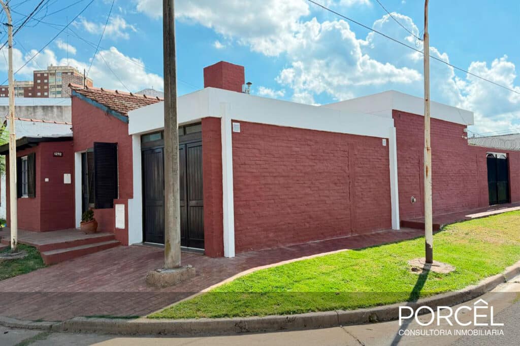 El Socorro y Dr. Cacho Bustos. image 1