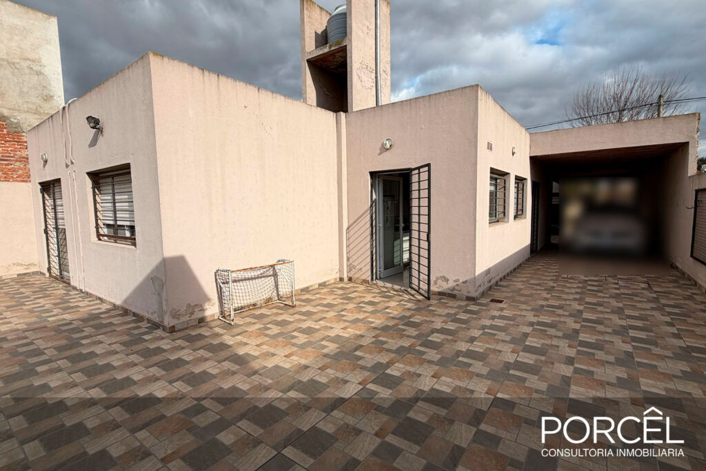 Casa en Urquiza image 5